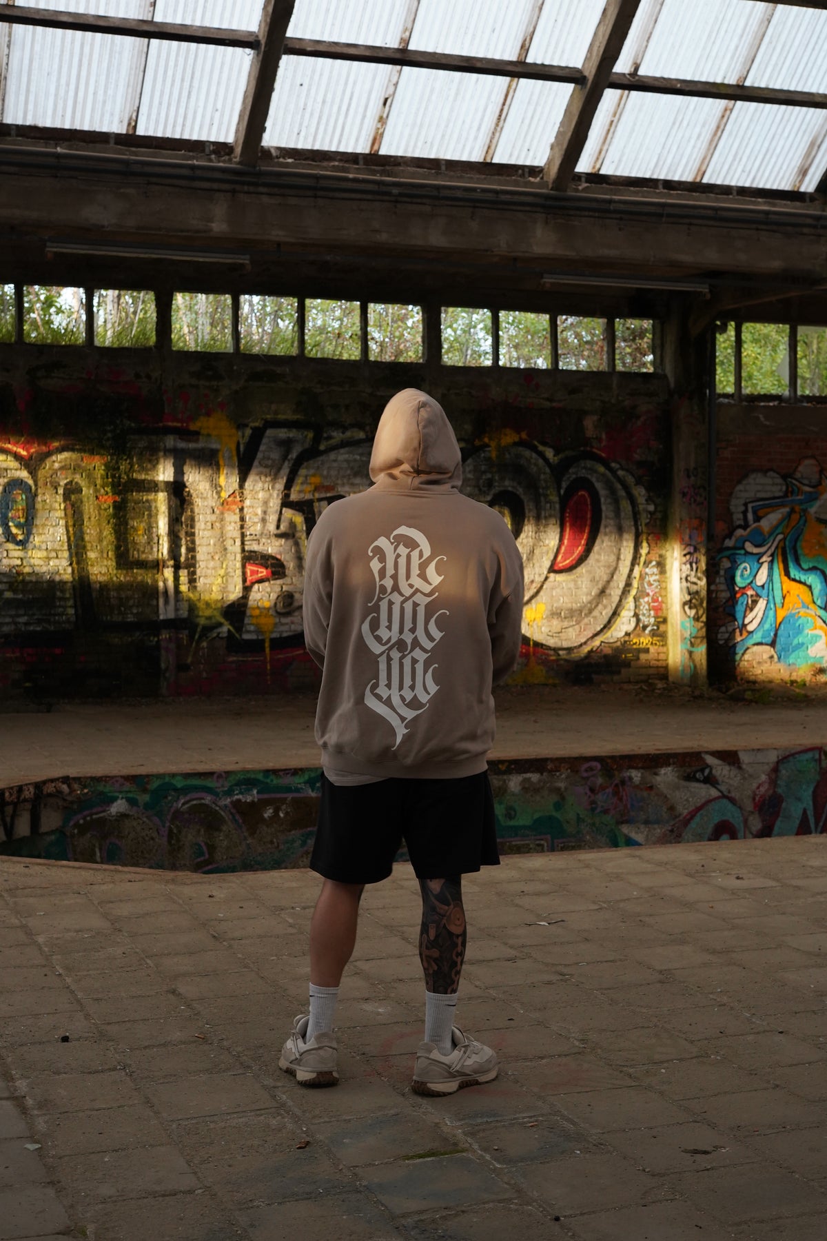 CLASSIC LOGO HOODIE DUNE